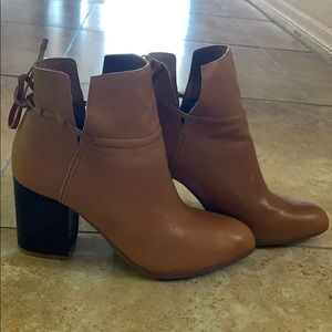 Kelsi Dagger tan leather booties